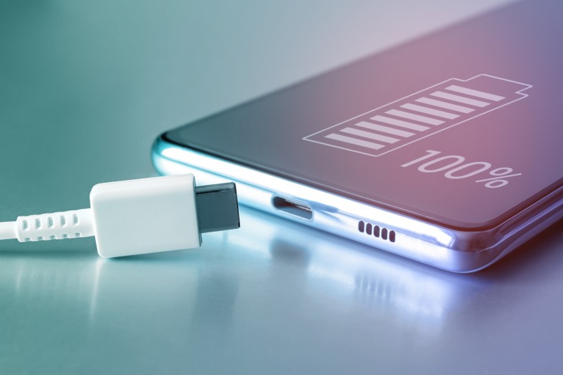 Telefon i kabel USB.