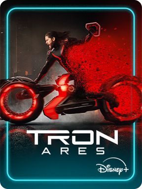 Plakat filmu „Tron: Ares” na Disney+, z futurystycznym motocyklem świetlnym pędzącym przez cyberpunkowe otoczenie.